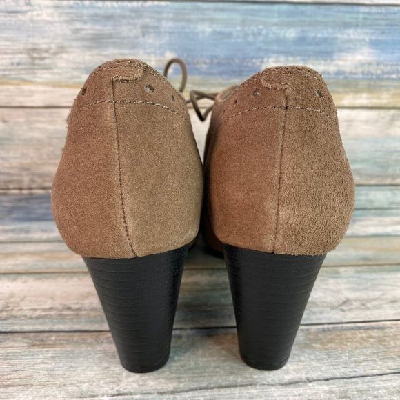 Clarks Taupe Brown Lace up Booties - Picture 7 of 12